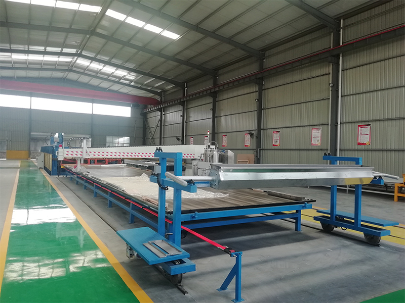 Refrigerator truck production equipment